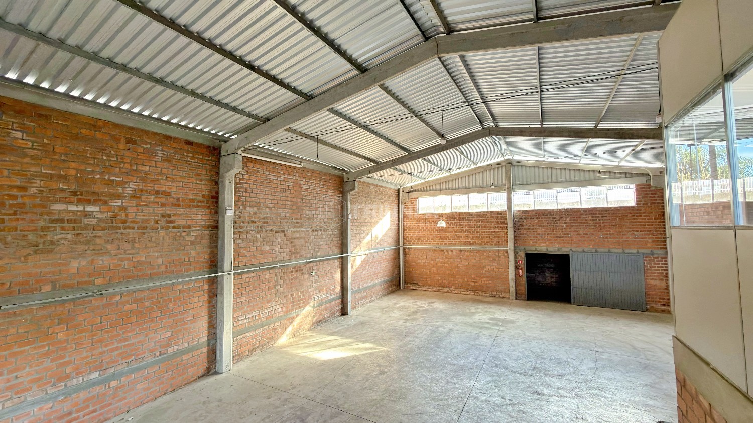 Galpão, para alugar, 286 m², América - Farroupilha — foto 2