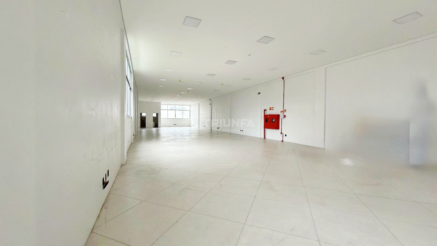 Sala comercial, para alugar, 340 m², Centro - Farroupilha — foto 2