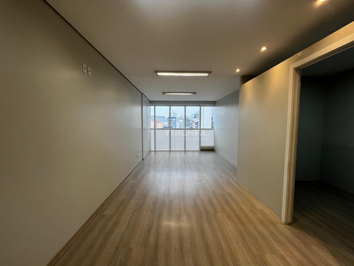 Sala comercial, para alugar, 62 m², Centro - Caxias do Sul — foto 2
