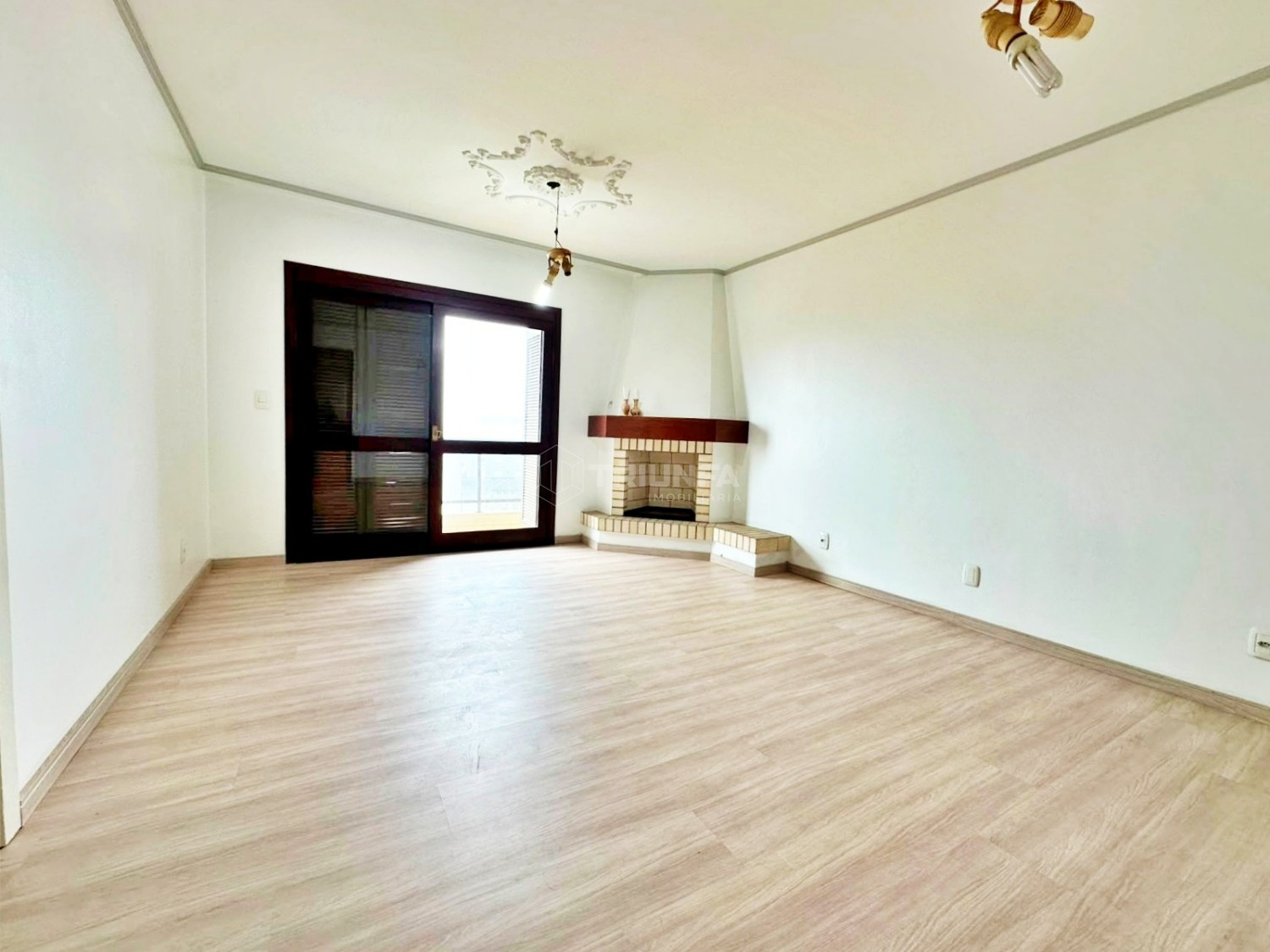 Apartamento que une modernidade e aconchego na charmosa cidade de Farroupilha, no bairro Centro.