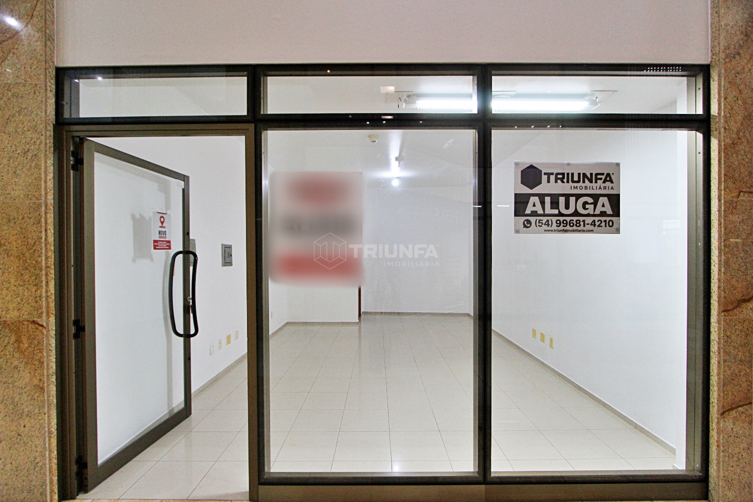 Sala Comercial Térrea para Locação – Centro | Galeria Central