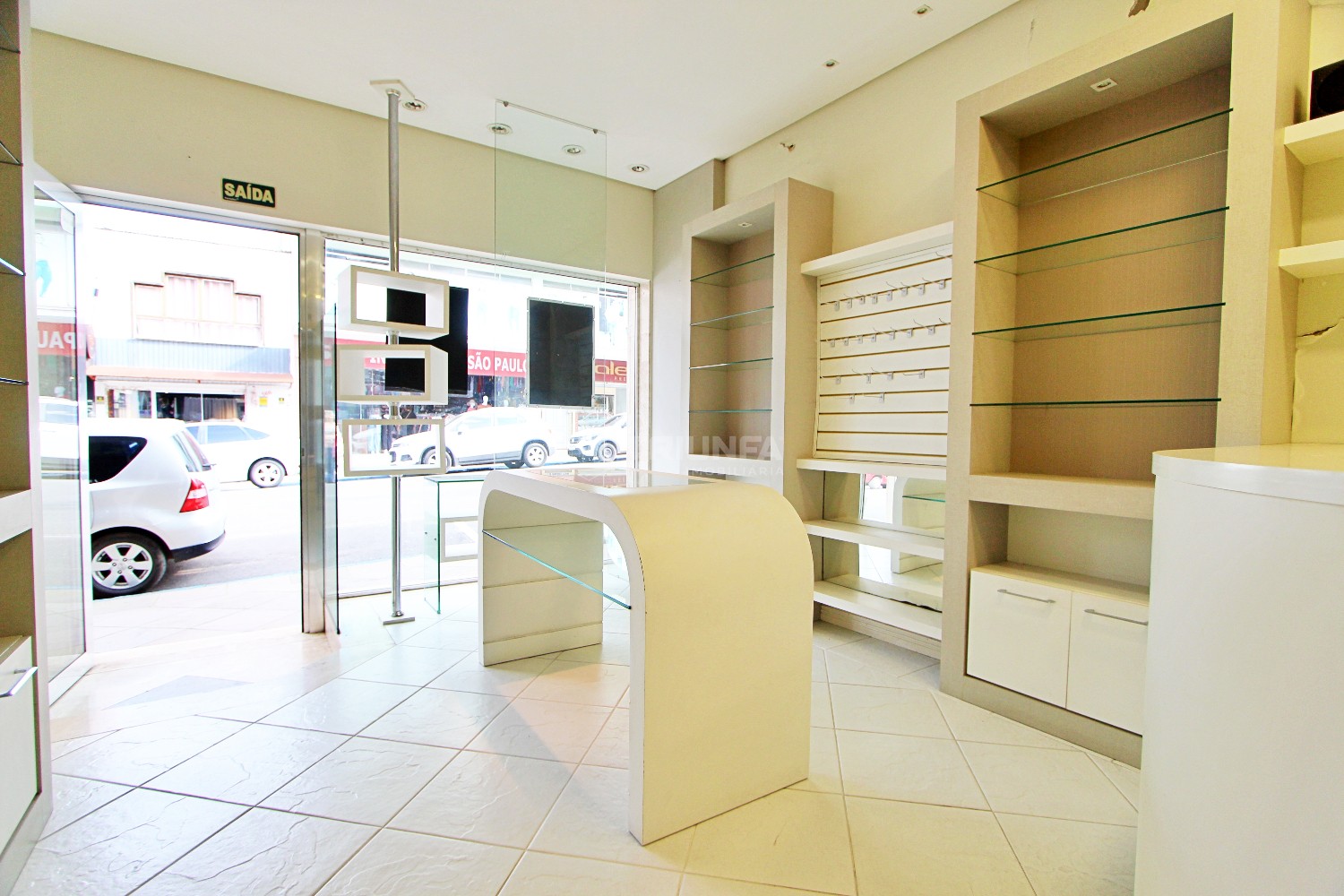 Sala comercial, para alugar, 93 m², Centro - Farroupilha — foto 2