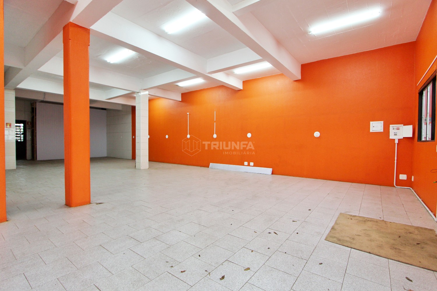 SALA TÉRREA PARA LOCAÇÃO – CINQUENTENÁRIO