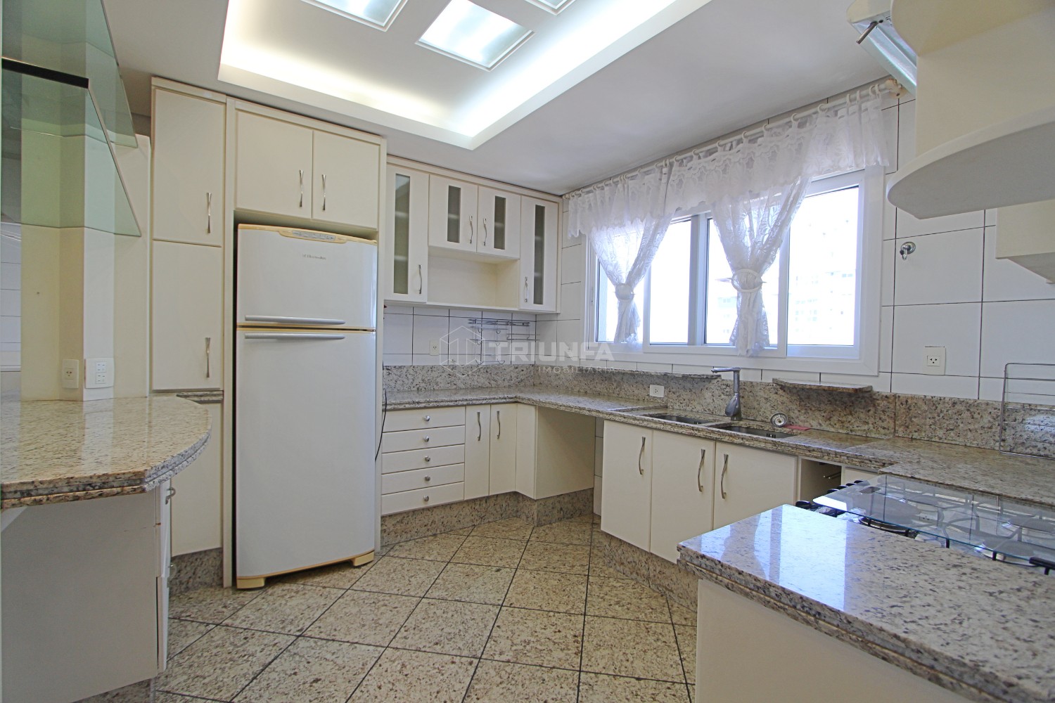 Apartamento, 4 suítes, à venda, 430 m², Centro - Farroupilha — foto 3