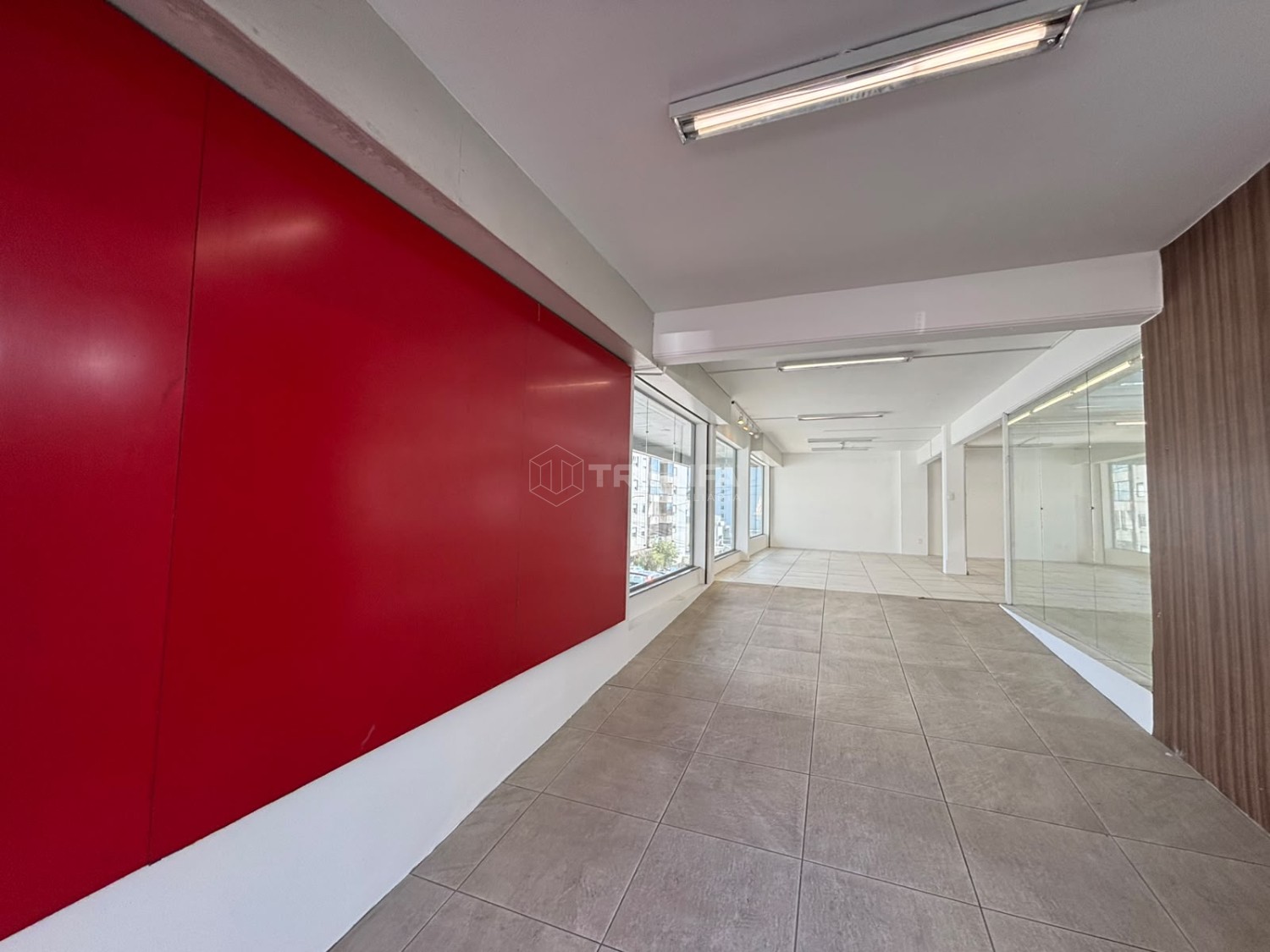 Sala comercial, para alugar, 1.557 m², Centro - Farroupilha — foto 2