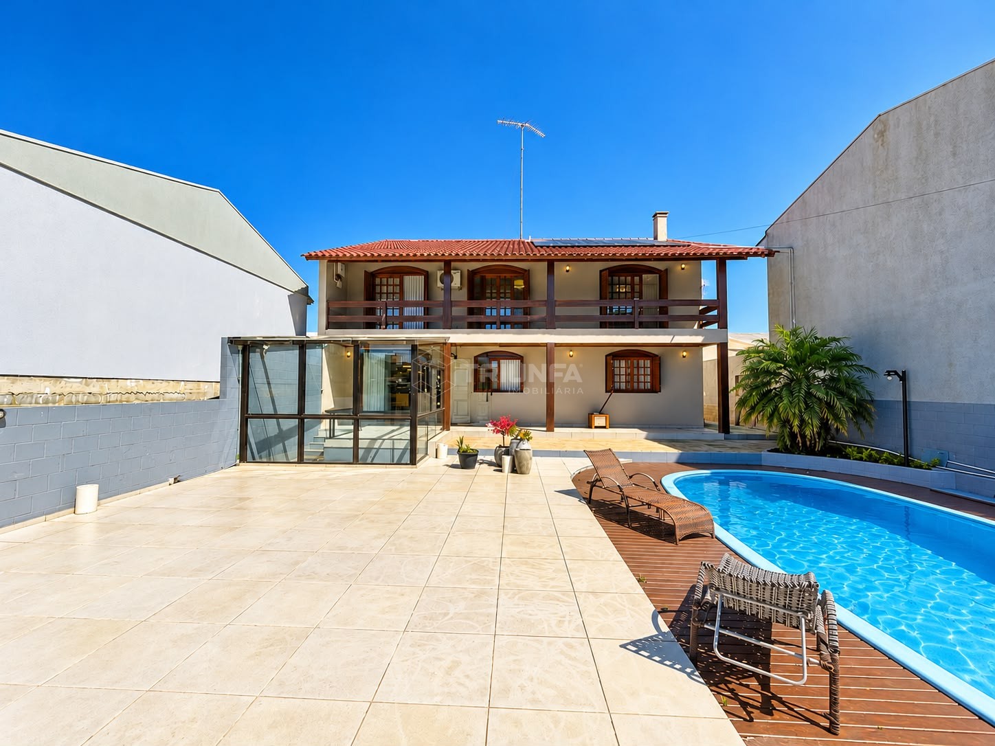 Casa  Mobiliada à Venda em Farroupilha - RS