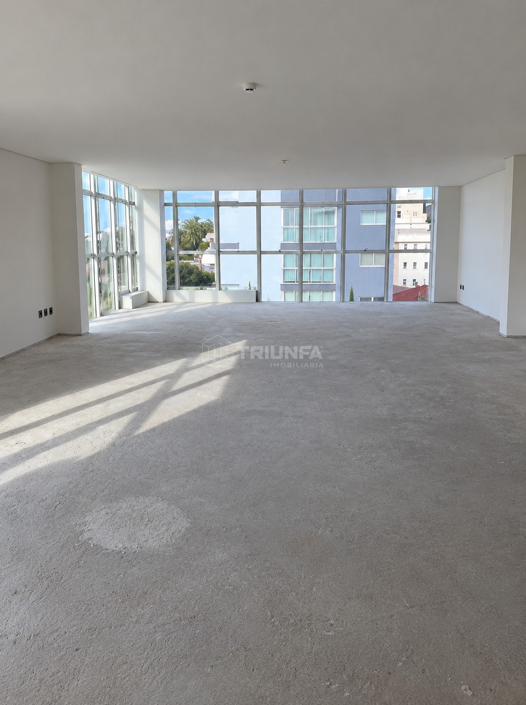 Sala Comercial à Venda no Edifício Unique Offices em Farroupilha | Avenida Paulo Broilo.