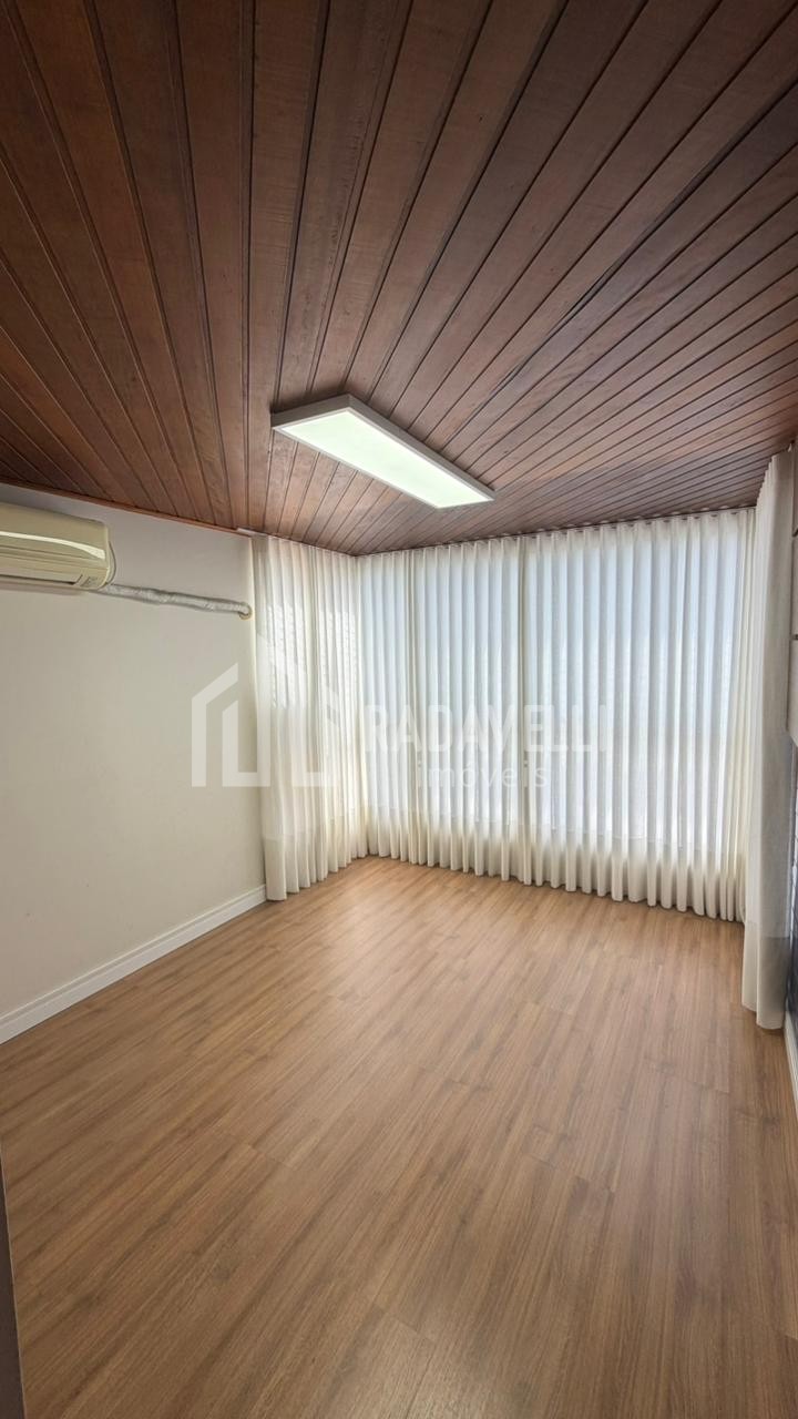 thumbnail--6a0dab1866576.webp