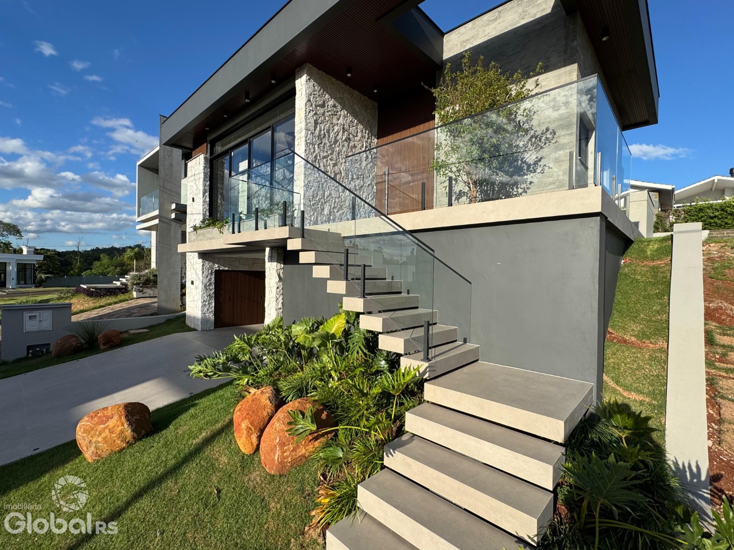Casa em condomínio 3 dormitórios