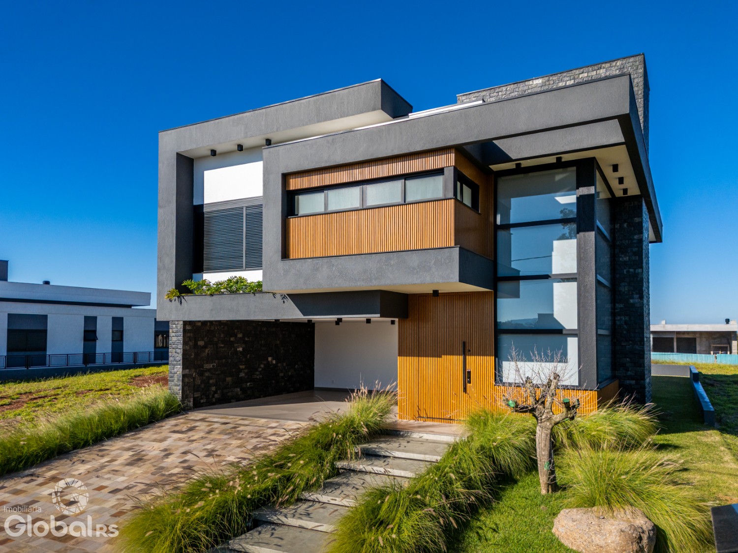 Casa em condomínio 3 dormitórios