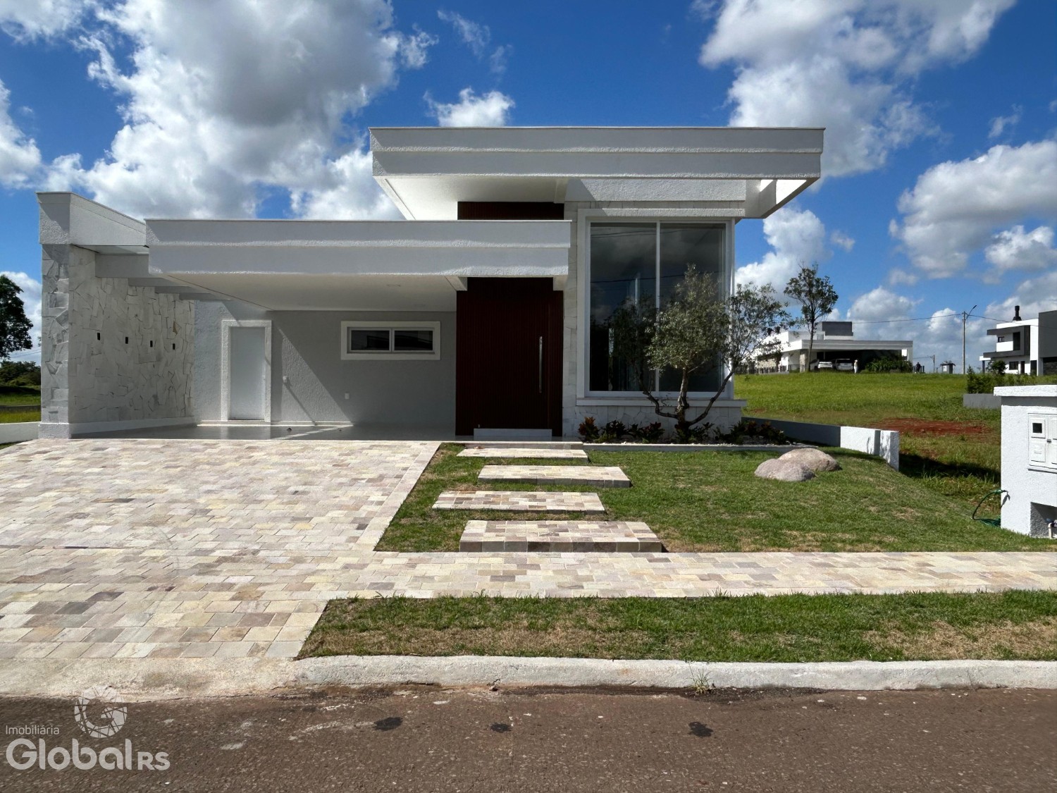 Casa em condomínio 3 dormitórios