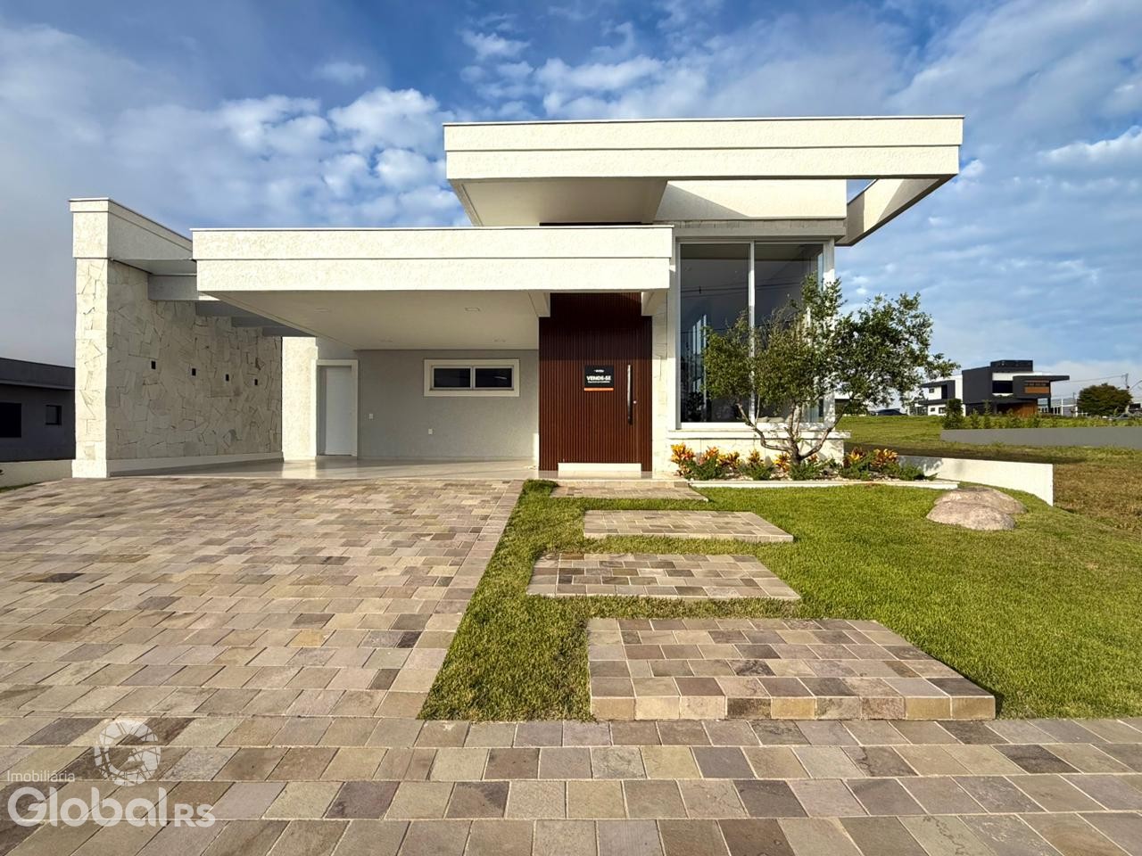 Casa em condomínio 3 dormitórios