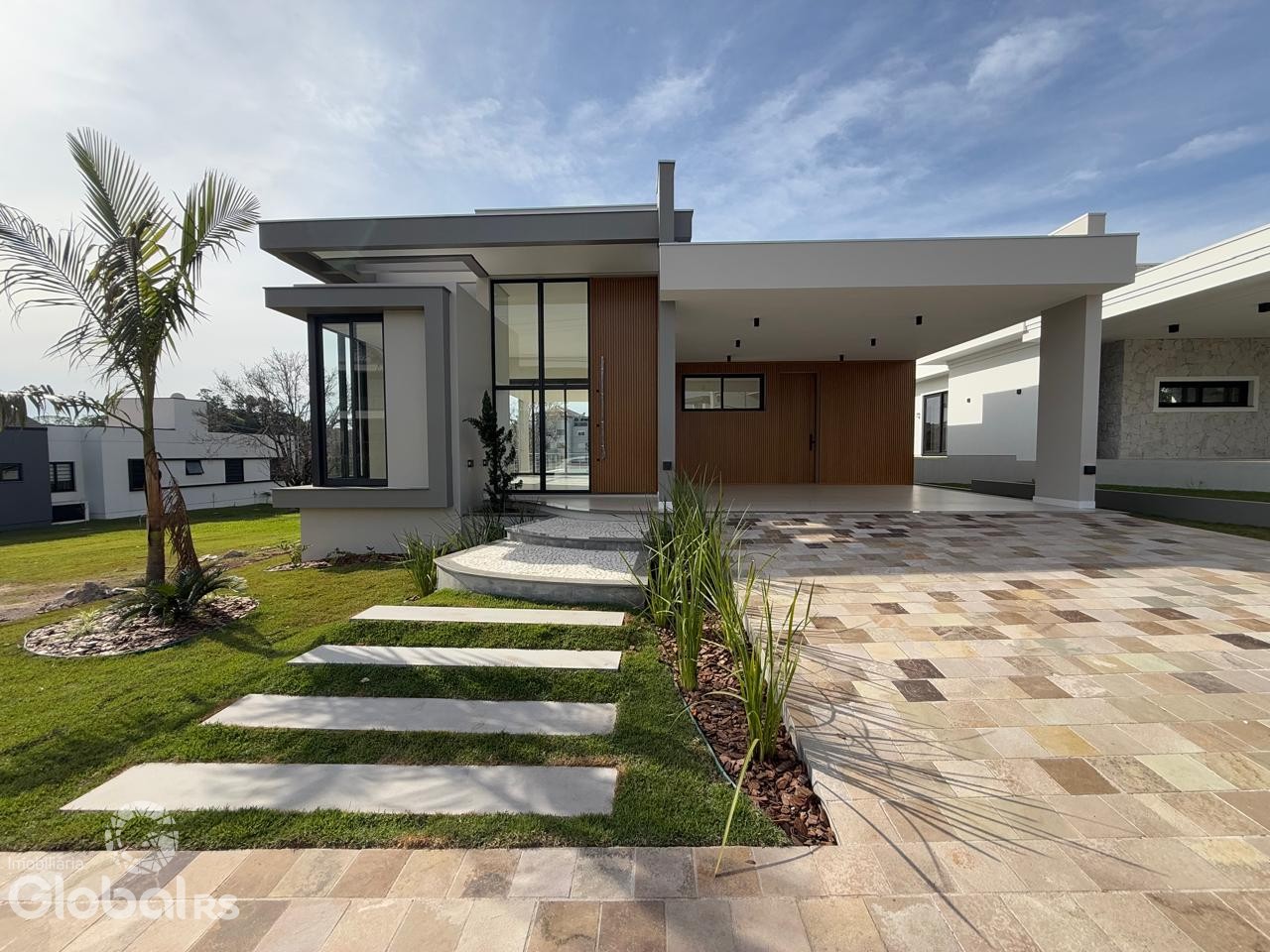Casa em condomínio 3 dormitórios
