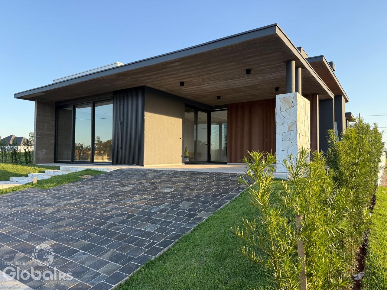 Casa em condomínio 3 dormitórios