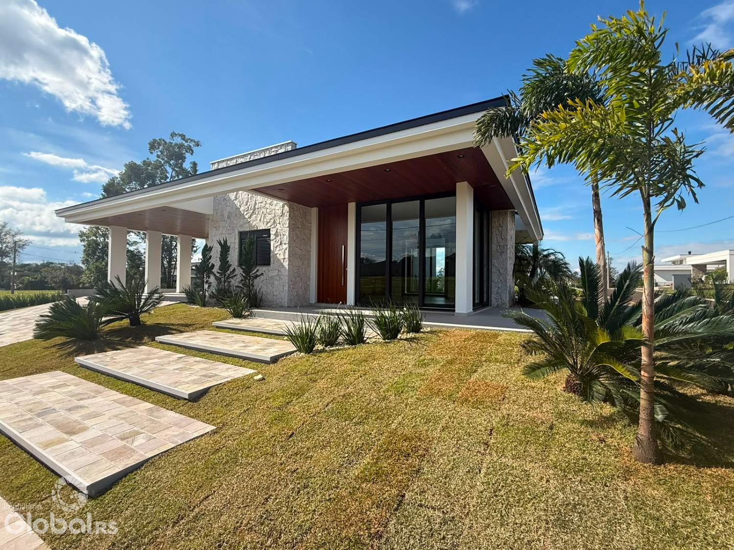 Casa em condomínio 3 dormitórios