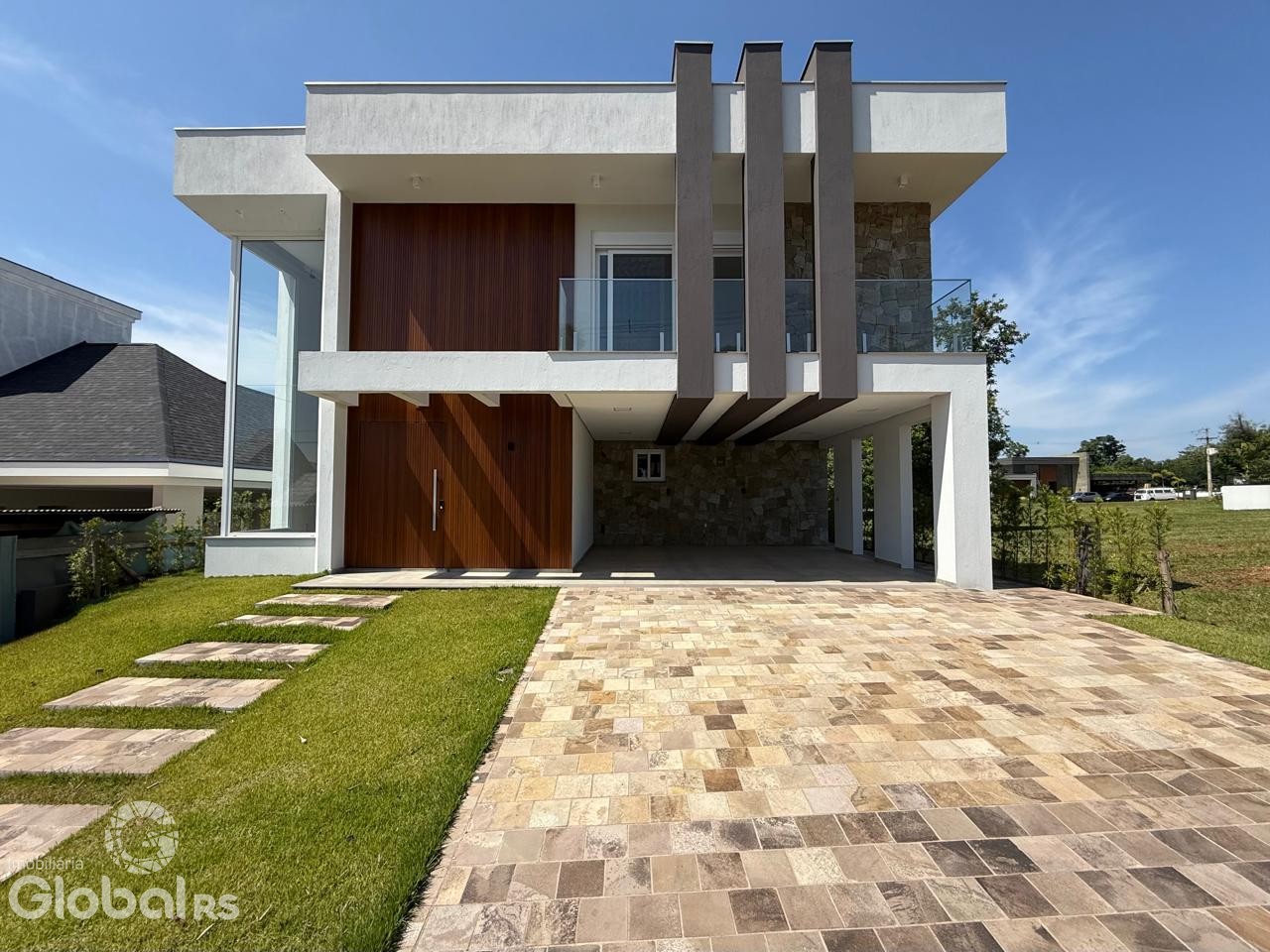 Casa em condomínio 3 dormitórios