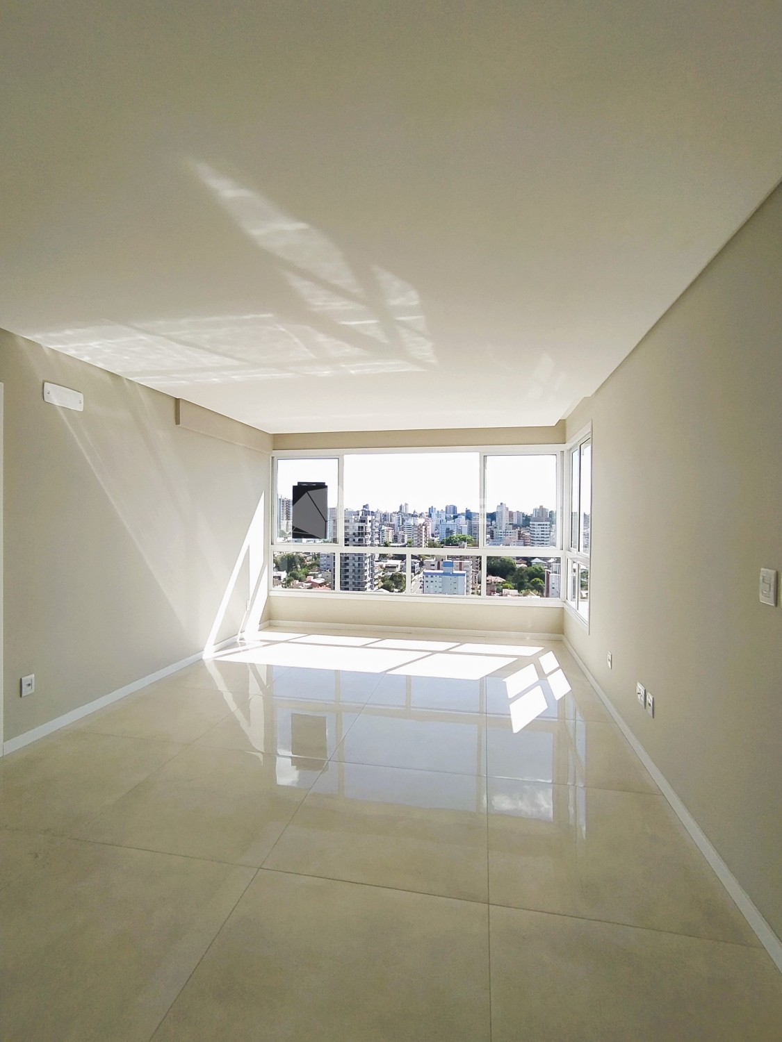 thumbnail-sala-2-652d8630705a7.wepb