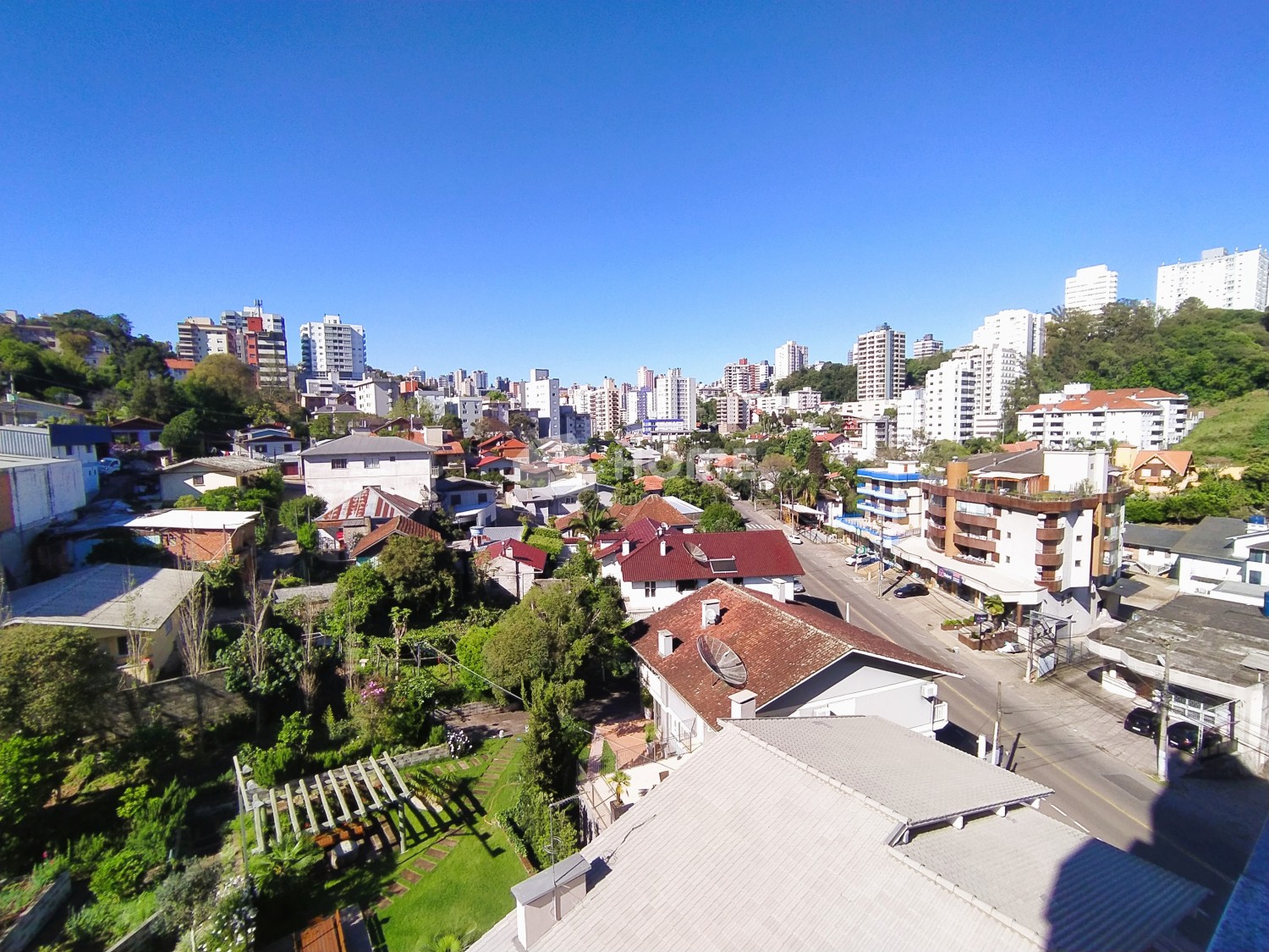 thumbnail-sala-5-652fd1379e953.wepb