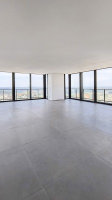 thumbnail--6ac00e3780a04.webp